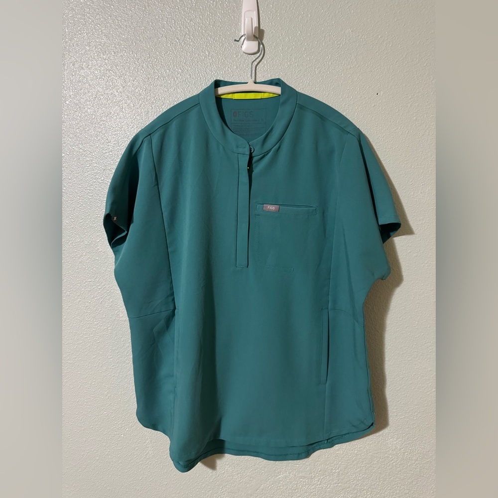 Figs Montex Scrub Top